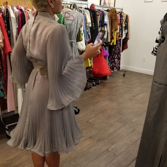 Vinrage pleated grey dress will fit a size 4 to 8 - Picture 7 of 7